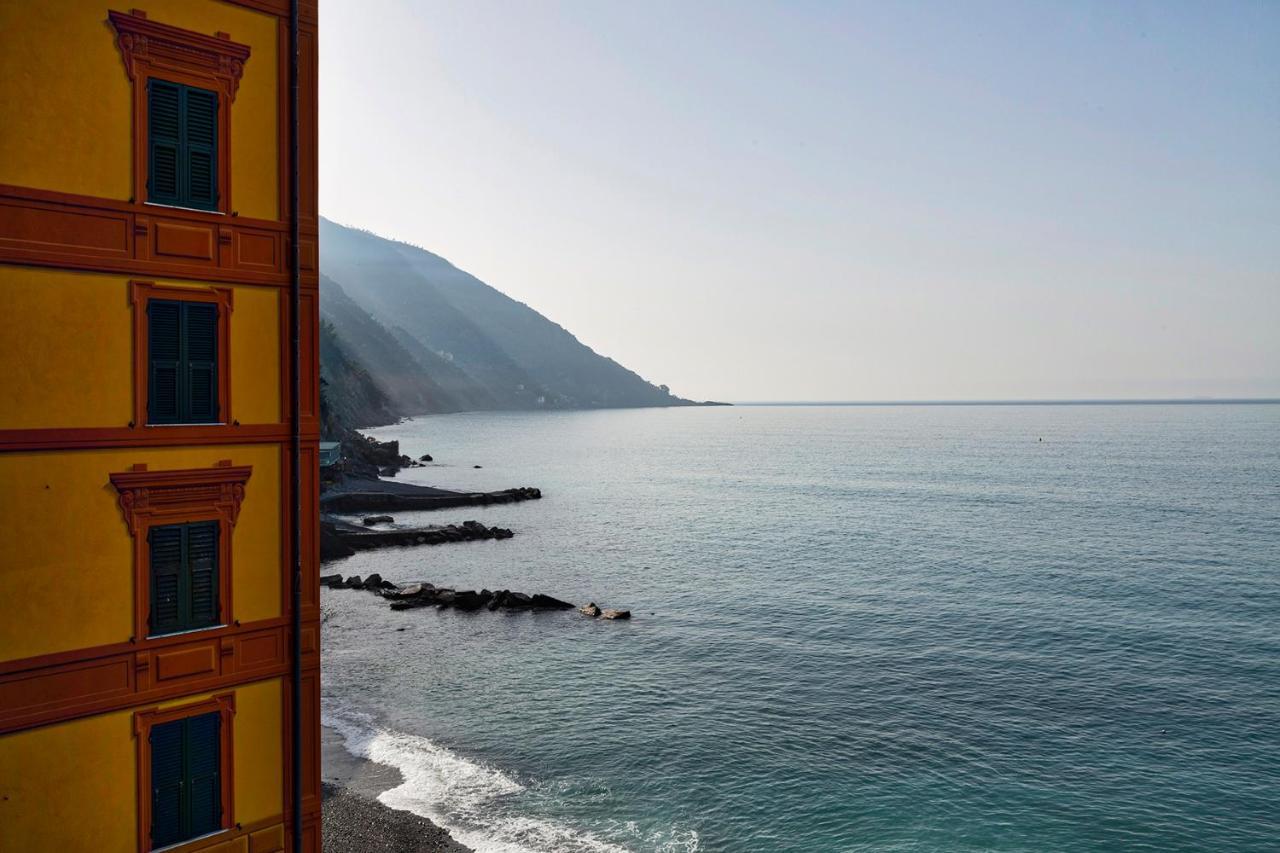 Il Mare di Camogli da un oblò by Wonderful Italy Exterior foto